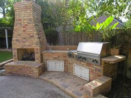 A Brick Diy Outdoor Kitchen With Fireplace Outdoor Gas Fireplace Diy Outdoor Kitchen Outdoor Kitchen Design