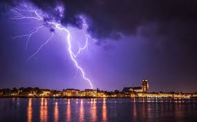 Vind de beste gratis video's over onweersbui. Stormchaser Rick Zit Uren In De Auto Voor Een Goede Onweersbui Het Geeft Zo N Geweldige Kick Dordrecht Ad Nl