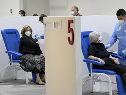 Prenotare la vaccinazione in campania. Vaccini Lite Tra Le Regioni De Luca Campania Danneggiata Corriere It