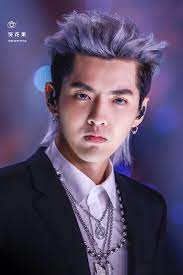 Ngô diệc phàm từng là thành viên của nhóm nhạc exo và có lượng fan hùng hậu trên toàn châu á. TrÆ°á»›c Be Bá»'i Tinh Dá»¥c Ngo Diá»‡c Pham Quyá»n Lá»±c Tháº¿ Nao