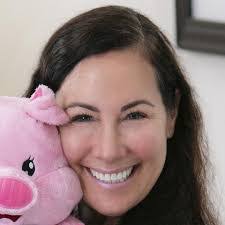 Mara James's Instagram, Twitter & Facebook