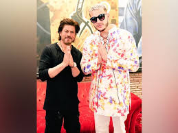 Stream tracks and playlists from dj snake on your desktop or mobile device. Dj Snake Calls Srk A Legend In His Latest Post