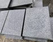 Granito gris Natural de China, G654, azulejos de granito flameado gris  oscuro para pavimentación exterior
