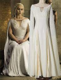 Scopri ricette, idee per la casa, consigli di stile e altre idee da provare. Daenerys Dress Daenerys S Dresses Always Have Dragon Scales On Them Such A Lovely Detail Game Of Thrones Daener Kleider Fur Feste Damenmode Kleider Kleidung
