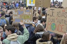 Nous sommes tous à la merci des changements climatiques. En Images Marche Pour Le Climat 6 000 Jeunes Manifestants La Foule Des Grands Jours A Rennes Rennes Maville Com