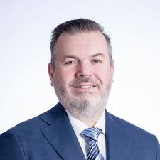 Robert Legge's Instagram, Twitter & Facebook