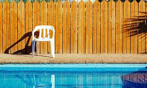 To meet your family's safety concerns, diypoolfence.com is offering sentry safety hardware's visiguard pool fence product line. 12 Diy Pool Fences Projects That You Can Diy Easily