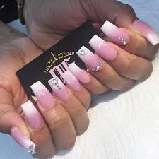 The beautiful pink and white nails are also known worldwide as french nails, or better to say french tips. Fun And Pretty Pink And White Acrylic Nails Fashion 2d