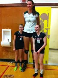 Just Amazing The Tallest Woman In The World 11 11 Imagine The Possibilities Tall Women Tall People Tall Girl