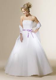 Wir sind bekannt für unsere wunderschönen brautjungfernkleider, abendkleider, cocktailkleider. Die Schicke Lila Braut Weddbook