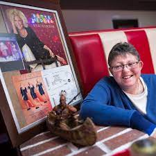 At the time, singer and actress bette midler was riding high, having recently won her first emmy, released a greatest hits album, and a starring movie role in the rose. Bette Midler Fan With Terminal Cancer Appeals For Singer To Get In Touch To Help Complete Her Bucket List Manchester Evening News