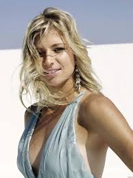 Numele ei este ana bogdan, are 23 de ani, este din sinaia şi este o nouă apariţie în lumea tenisului românesc, ocupând momentan locul 117 wta. Simona Halep Intre Cele Mai Frumoase Tenismene De La Us Open 2012 Galerie Foto Mobile