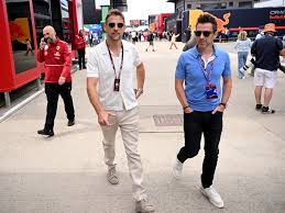 Image result for tbn:nS7VVzE55vmeuM::www.sportnat.com/lapouneur/bouton/course.gif