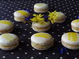 Macarons Au Citron La Cuisine D Adeline Recette Macaron Citron Recette Sorbet Desserts Printemps