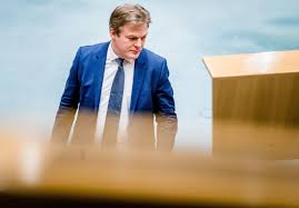 Pieter omtzigt wopke hoekstra cda toeslagenaffaire belastingdienst toeslagenwet kinderopvangtoeslag. Cda Ers Steunen Omtzigt Na Geruchten Over Overspannenheid Nrc