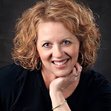 Lisa Deaton's Instagram, Twitter & Facebook