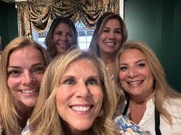 Gina Devito's Instagram, Twitter & Facebook