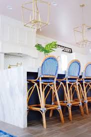 Everything about the tropical home style revolves around relaxed living and being far more connected to one's local environment. 25 Bright Tropical Kitchen Decor Ideas Shelterness