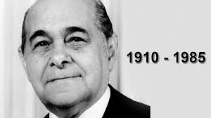 A biografia definitiva de tancredo escrita brilhantemente o jornalista político josé augusto ribeiro, assessor de tancredo neves durante a histórica campanha de 1984, traz a público o resultado de mais de quinze. Biografia De Tancredo Neves Estudo Pratico