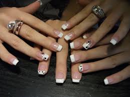 Nail art is another huge fashion trend besides the stylish hairstyle, clothes and elegant makeup for women. Septembrie 2011 Ozenail Studio