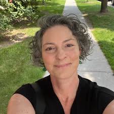 Are Gronze and Rome2rio reliable for booking accommodation?