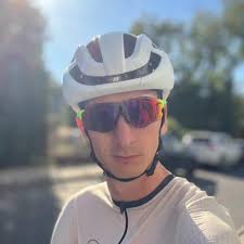 🚄 New home, new routine and I'm glad I made the switch. Since moving in  July, I've been commuting by train between Eindhoven and The Hague HS. It's  1 hour and 22