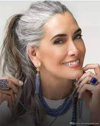 Anche le stelle del mondo dello spettacolo cedono alla mania e diventano ambasciatrici. Acquistare Silky Dritto Nonna Grigio Bicolore Miscela Naturale Grigio Argento Sale E Pepe Capelli Umani Coda Di Cavallo Acconciatura Facile Da Indossare Coda Di Cavallo Capelli Grigi Economico Consegna Veloce E