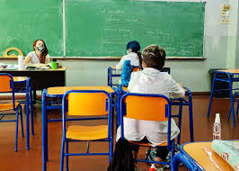 He was educated at escuela argentina modelo. Qep1linxa Dcym