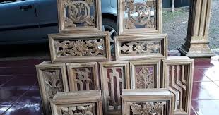 Karena loster atau lubang angin nah, untuk harga biasanya bahan kayu ini di jual dengan kisaran mulai dari rp12.000 hingga rp40.000 tergantung motif dan juga ukurannya. Jenis Bahan Loster Lubang Angin Di Indonesia