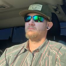 The BAUER™ 400 lb. Mobile Miter Saw Stand is built with a universal  mounting system that fits 7-1/4 in. to 12 in. miter saws. The rugged steel  legs fold for easy transportation.