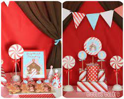 We use graham crackers, white icing, small candies, and a milk carton to make and decorate a gingerbread house. Customer Party Gingerbread Theme Dimple Prints