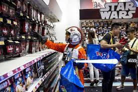 Shop our wide collection of toys, games & more online & get free delivery on orders above 100 aed all over uae! Toys R Us Employees In The Dark About Their Future