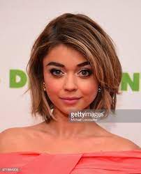 Actress Sarah Hyland Attends The 141st Kentucky Derby Unbridled Eve Sarah Hyland Short Hair Short Hair Styles Hair Styles