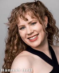 Hannah Heil's Instagram, Twitter & Facebook
