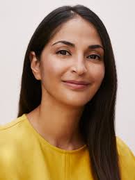 My Family's Got GUTS" Chastain Charge (Green Team) vs. Sherry Storm (Red  Team) (Episodio de TV 2008)