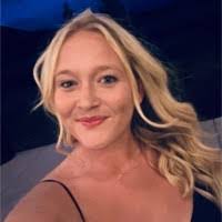 Kara Maloney's Instagram, Twitter & Facebook