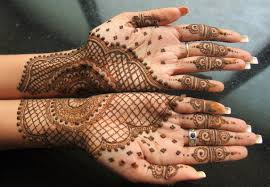 The henna tradition at indian weddings is rooted in indian folklore and is both decorative and symbolic. Mehndi Wikipedia