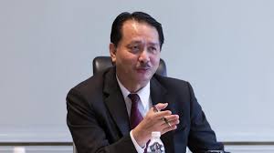 Ketua pengarah dibantu oleh timbalan ketua pengarah, pengarah Kenali Datuk Dr Noor Hisham Abdullah Ketua Pengarah Kesihatan Malaysia Sukasuka Tv