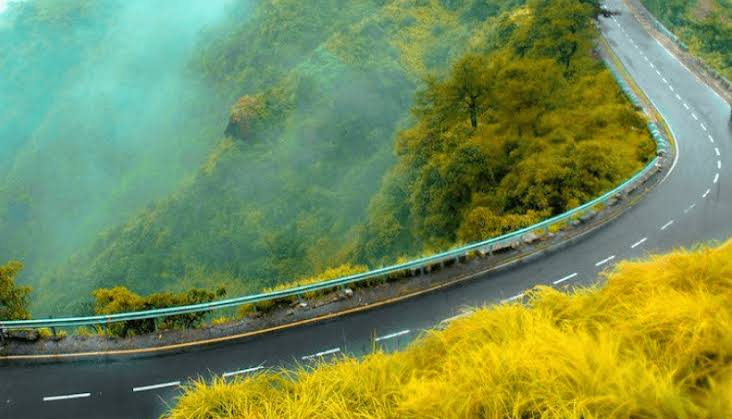 Cruising through the scenic Western Ghats, AI generated