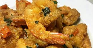 Yang putih saya guna 3 biji je sebab tak nak masin sangat. Cara Membuat Udang Goreng Telur Asin Dengan Resep Sederhana