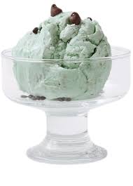 It may be made from dairy milk or cream and is flavoured with a sweetener. Je6db3pqdidvjm