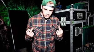 Lyrics for vestito di spine by salmo. Salmo Vestito Di Spine Youtube