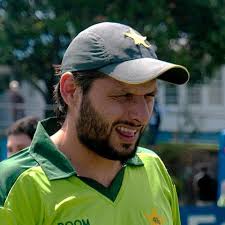 Shahid Afridi S New Haircut Updated January 2021 Cut your own hair, have whomever you're quarantined with cut your hair or, well, that's pretty much it. shahid afridi s new haircut updated