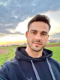 I want to marry a Filipino woman and I don't care about her age.You can add  me  You can add me or message me💍🌹