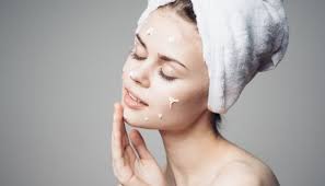 4 cara menghilangkan bekas jerawat membandel menurut ahli dermatologi. Bedanya Cara Menghilangkan Jerawat Di Usia 20 An Dan 40 An Cantik Tempo Co