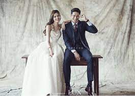 We have rounded up popular trends when it comes to wedding photography and what to think about, include and also exclude from your wedding. Wonkyu Masterpiece Lux New Sample Pre Wedding Photography Classic Pre Wedding Scenes Romantic Wedding Photoshoot Romantic Wedding Photos Wedding Photography