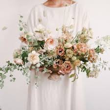 Beautiful Earthy Floral Arrangement Neutral Wedding Flowers Centerpiece Flower Arrangements Floral Arrangements Wedding Bouquets