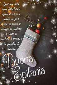 Quest Anno Nella Calza Della Befana Ognuno Di Noi Possa Trovare Un Po Di Forza Un Pizzico Di Calze Della Befana Auguri Di Buon Compleanno Immagini Di Natale