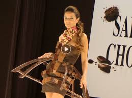 Salon Du Chocolat Le Defile Des Robes 2011 Art En Chocolat Chocolat Cuisine Tendance