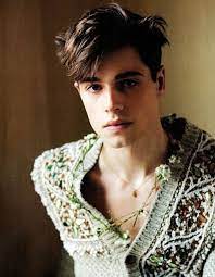 Coiffure Pour Homme Les Coupes De Cheveux Tendance En 2020 Elle Coiffure Homme Coupe Cheveux Homme Coiffure Homme Tendance
